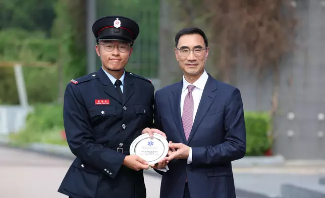 Chairman of Hong Kong Jockey Club reviews Fire Services passing-out parade  Source: HKSAR Government Press Releases