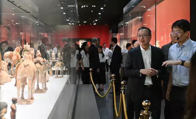 SJ attends seventh Hong Kong Legal Services Forum in Xi'an  Source: HKSAR Government Press Releases