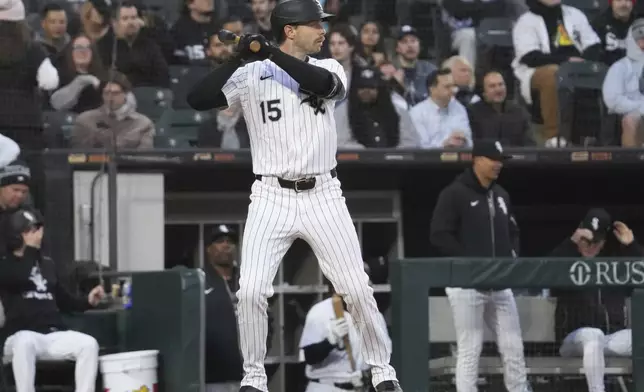 Chicago White Sox's Austin Slater waits on a pitch during the fifth inning of a baseball game against the Seattle Mariners in Chicago, Monday, May 19, 2025. (AP Photo/Nam Y. Huh)