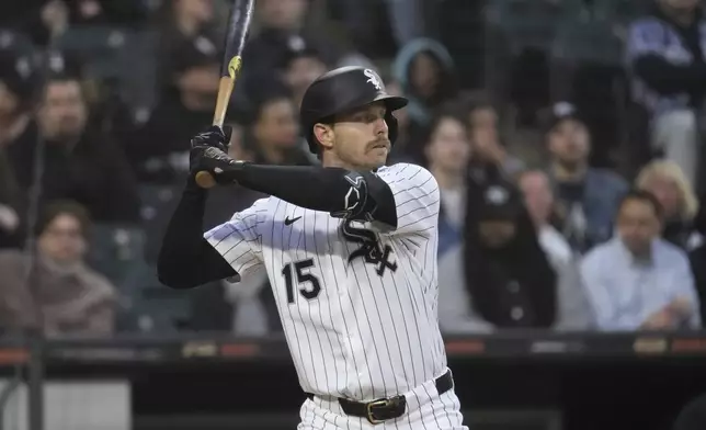 Chicago White Sox's Austin Slater waits on a pitch during the fifth inning of a baseball game against the Seattle Mariners in Chicago, Monday, May 19, 2025. (AP Photo/Nam Y. Huh)