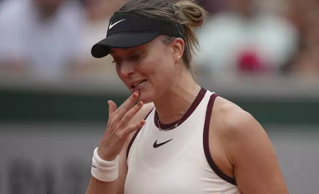 Spain's Paula Badosa reacts as she plays Australia's Daria Kasatkina during their third round match of the French Tennis Open, at the Roland-Garros stadium, in Paris, Saturday, May 31, 2025. (AP Photo/Christophe Ena)