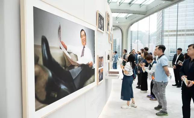 “A Light Among Us – Memorial Exhibition of Dr. Lee Shau Kee”has received over 11,000 registrations to commemorate Dr. Lee's remarkable life.