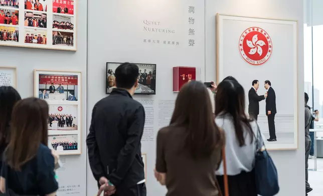 In October 2007, Dr. Lee was awarded the Grand Bauhinia Medal, the HKSAR Government’s highest honour, in recognition of his outstanding contributions to Hong Kong’s prosperity and stability and the nation’s development.