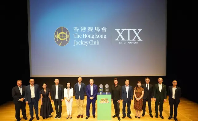 Winfried Engelbrecht-Bresges, CEO of The Hong Kong Jockey Club (7th left); Simon Fuller, Founder of XIX Entertainment (6th right); Club management and other guests pose for a group photo at the ceremony.
