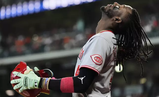 Cincinnati Reds' Elly De La Cruz prepares to bat during the first inning of a baseball game against the Houston Astros in Houston, Saturday, May 10, 2025. (AP Photo/Ashley Landis)