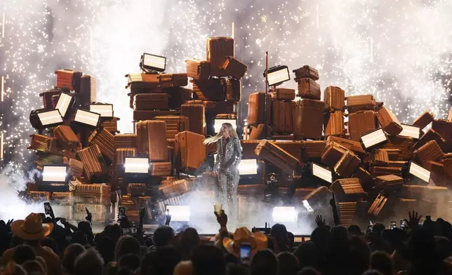 Kelsea Ballerini performs "Baggage" during the 60th annual Academy of Country Music Awards on Thursday, May 8, 2025, in Frisco, Texas. (AP Photo/Chris Pizzello)