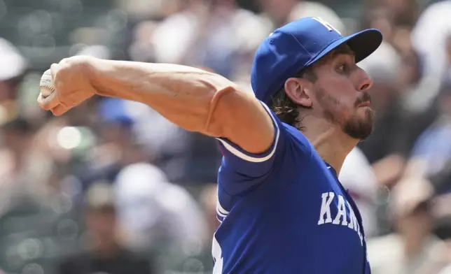 Kansas City Royals starting pitcher Michael Lorenzen throws against the Chicago White Sox during the first inning of a baseball game in Chicago, Sunday, June 8, 2025. (AP Photo/Nam Y. Huh)