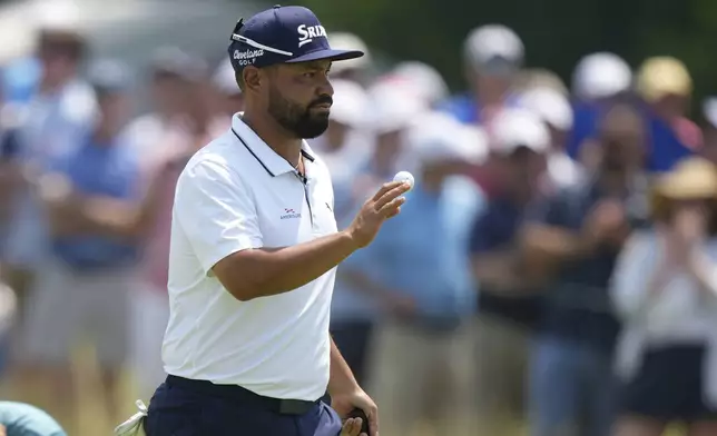 J.J. Spaun celebrates after making a putt on the eighth hole during the first round of the U.S. Open golf tournament at Oakmont Country Club Thursday, June 12, 2025, in Oakmont, Pa. (AP Photo/Charlie Riedel)