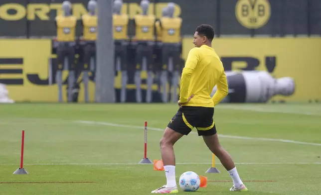 Dortmund's new signing Jobe Bellingham takes part in his first training session in Dortmund, Germany, Tuesday, June 10, 2025. (Bernd Thissen/dpa via AP)