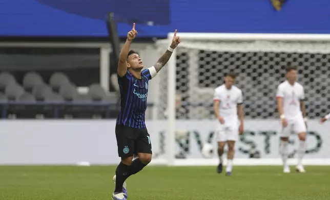 Inter Milan's Lautaro Martinez celebrates scoring his side's first goal during the Club World Cup Group E soccer match between Inter Milan and Urawa Red Diamonds in Seattle, Saturday, June 21, 2025. (AP Photo/Ryan Sun)