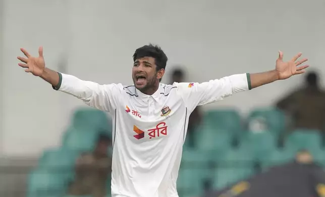 Bangladesh's Nayeem Hasan appeals for the wicket of Sri Lanka's Dinesh Chandimal during the second day of the second cricket test match between Sri Lanka and Bangladesh in Colombo, Sri Lanka, Thursday, June 26, 2025. (AP Photo/Eranga Jayawardena)