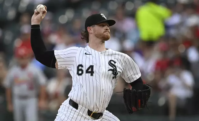 Chicago White Sox starter Shane Smith delivers a pitch during the first inning of a baseball game against the St. Louis Cardinals, Tuesday, June 17, 2025, in Chicago. (AP Photo/Paul Beaty)
