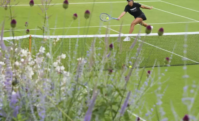 Madison Keys of the United States during a practice session at the All England Lawn Tennis and Croquet Club, ahead of the Wimbledon Championships in London, Thursday, June 26, 2025. (AP Photo/Kirsty Wigglesworth)