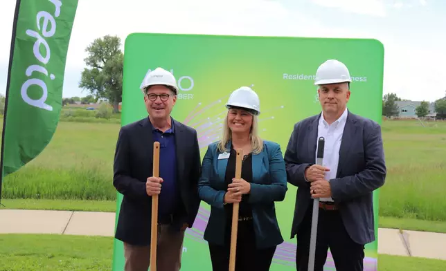 (Left) Intrepid Fiber CEO Jack Waters, Frederick Mayor Tracie Crites, ALLO President and CEO Brad Moline