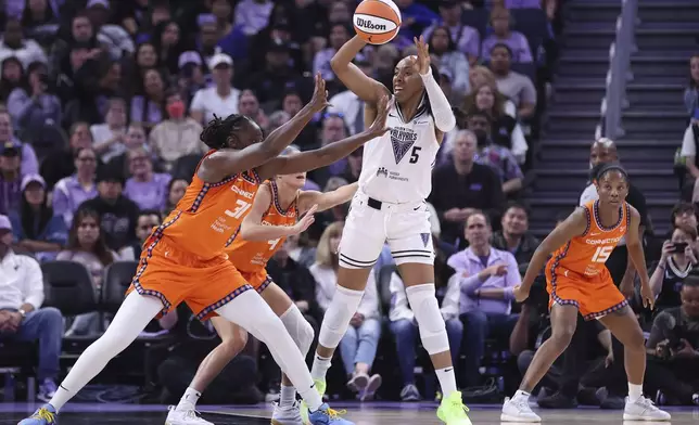 Golden State Valkyries' Kayla Thornton passes in 2nd quarter against Connecticut Sun during WNBA game at Chase Center in San Francisco on Sunday, June 22, 2025. (Scott Strazzante/San Francisco Chronicle via AP)
