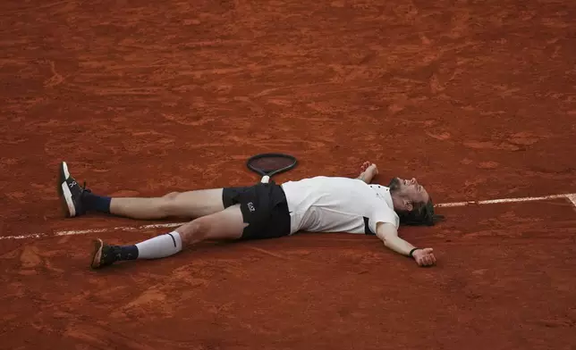 Kazakhstan's Alexander Bublik as he won the fourth round match of the French Tennis Open against Britain's Jack Draper at the Roland-Garros stadium in Paris, Monday, June 2, 2025. (AP Photo/Christophe Ena)