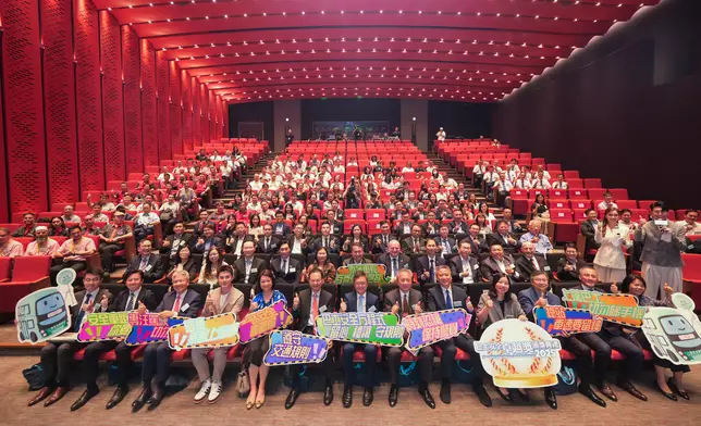 Bus Safety Excellence Award commends multidisciplinary staff and encourages trade to promote safety awareness (with photos/video) Source: HKSAR Government Press Releases