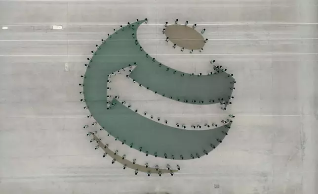 Convenor of ExCo Non-official Members reviews Hong Kong Customs passing-out parade  Source: HKSAR Government Press Releases