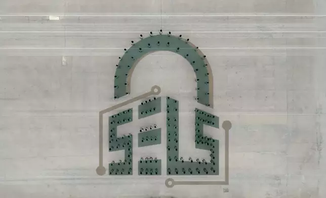 Convenor of ExCo Non-official Members reviews Hong Kong Customs passing-out parade  Source: HKSAR Government Press Releases