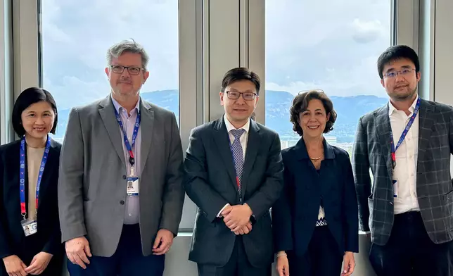 SLW attends International Labour Conference in Geneva  Source: HKSAR Government Press Releases