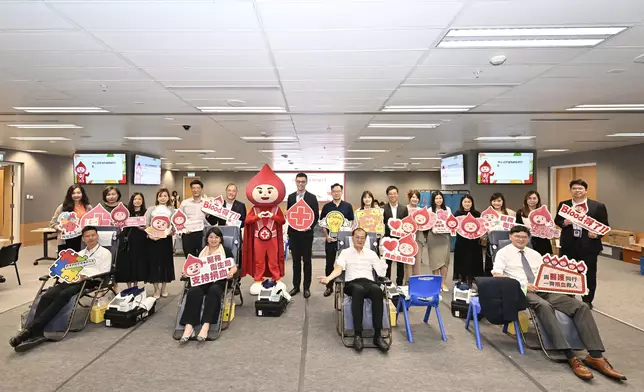 Secretary for Health supports and participates in blood donation drive at Central Government Offices  Source: HKSAR Government Press Releases