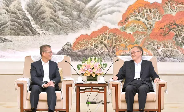 FS attends Summer Davos in Tianjin  Source: HKSAR Government Press Releases