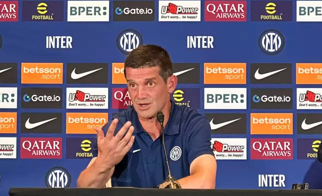 Inter Milan's new coach Cristian Chivu speaks to the media at his introductory soccer news conference in Los Angeles, Saturday, June 14, 2025. (AP Photo/Greg Beacham)