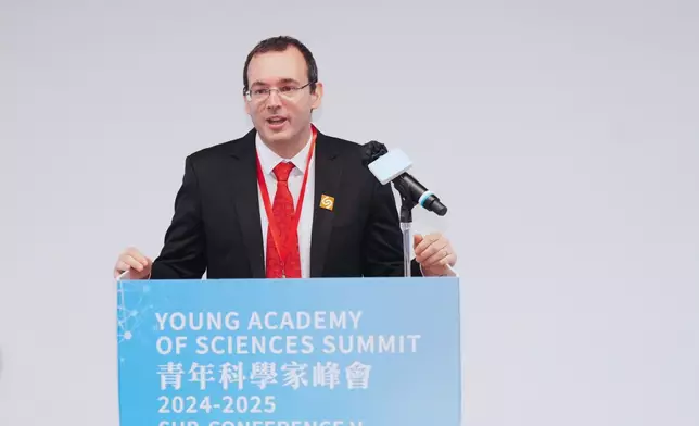Professor Giulio CHIRIBELLA, Member of The Hong Kong Young Academy of Sciences (YASHK), said that he hoped this sub-conference would foster in-depth exchanges among young scientists, inspire innovative thinking, and encourage collaboration to advance the development and application of AI. (Photo provided by YASS)