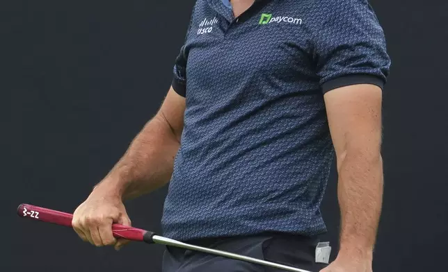 Viktor Hovland, of Norway, reacts after missing a putt on the 18th hole during the second round of the U.S. Open golf tournament at Oakmont Country Club Friday, June 13, 2025, in Oakmont, Pa. (AP Photo/Gene J. Puskar)