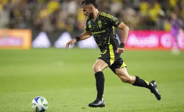 Columbus Crew forward Diego Rossi controls the ball during the second half of an MLS soccer match against Vancouver Whitecaps, Saturday, June 14, 2025, in Columbus, Ohio. (AP Photo/Jeff Dean)