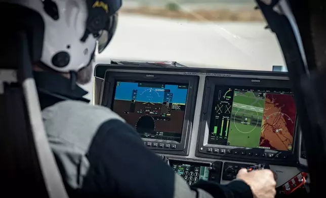 Archer’s Chief Test Pilot and US Marine Corps Veteran, Jeff Greenwood, in Midnight’s cockpit preparing for piloted flight