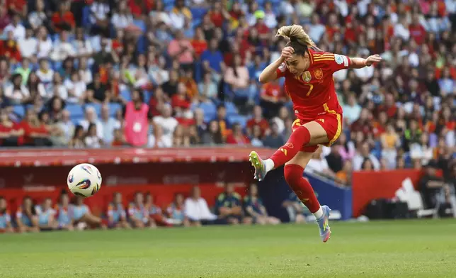 Spain's Olga attempts a shot at goal during the women's Nations League soccer match between Spain and England at the RCD Espanyol Stadium, in Barcelona, Spain, Tuesday, June 3, 2025. (AP Photo/Joan Monfort)