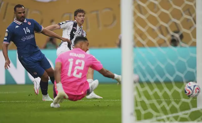 Juventus' Kenan Y?ld?z scores during the Club World Cup Group G soccer match between Juventus and Wydad AC in Philadelphia, Sunday, June 22, 2025. (AP Photo/Chris Szagola)