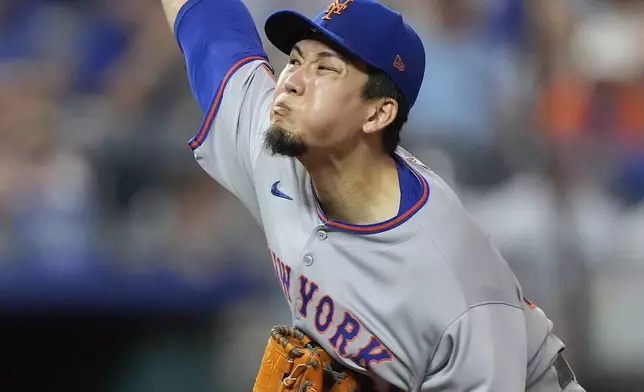New York Mets starting pitcher Kodai Senga throws during the first inning of a baseball game against the Kansas City Royals, Friday, July 11, 2025, in Kansas City, Mo. (AP Photo/Charlie Riedel)