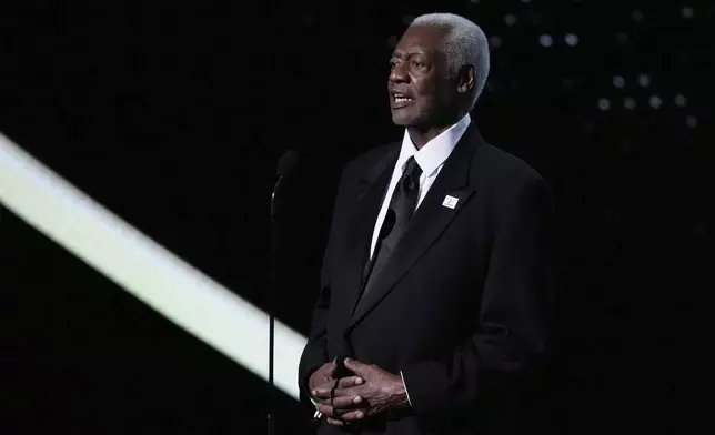 Oscar Robertson speaks while being honored with the Arthur Ashe Award for Courage at the ESPY Awards at the Dolby Theatre in Los Angeles, Wednesday, July 16, 2025. (AP Photo/Mark J. Terrill)