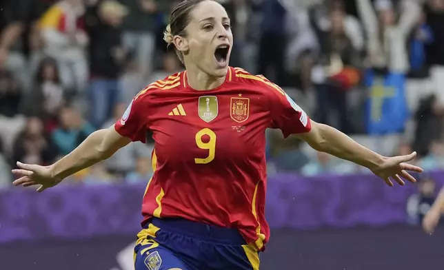 Spain's Esther Gonzalez celebrates her side's third goal during the Euro 2025, group B, soccer match between Spain and Belgium at Arena Thun in Thun, Switzerland, Monday, July 7, 2025. (AP Photo/Martin Meissner)