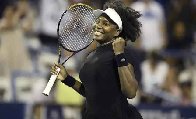 Venus Williams celebrates her win over Peyton Stearns during a match at the Citi Open tennis tournament Tuesday, July 22, 2025, in Washington. (AP Photo/Nick Wass)