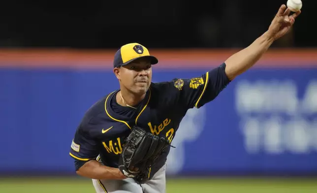 Milwaukee Brewers' Jose Quintana pitches dsecond inning of a baseball game against the New York Mets Thursday, July 3, 2025, in New York. (AP Photo/Frank Franklin II)