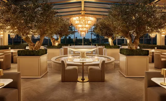 RH ROOFTOP RESTAURANT AT RH MONTREAL