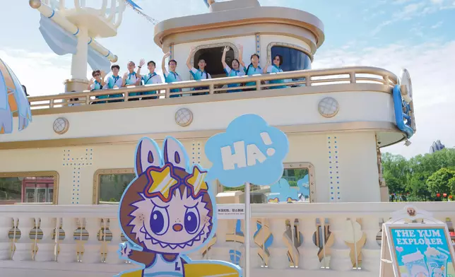 Customs YES organises summer cultural and historical study tour to Beijing  Source: HKSAR Government Press Releases