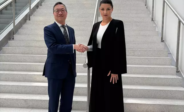 SJ attends DoJ seminar to promote Hong Kong legal services in Paris Source: HKSAR Government Press Releases