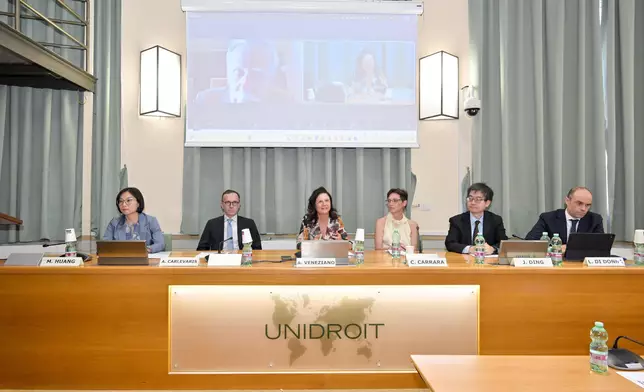 SJ promotes Hong Kong's unique legal advantages in Rome  Source: HKSAR Government Press Releases