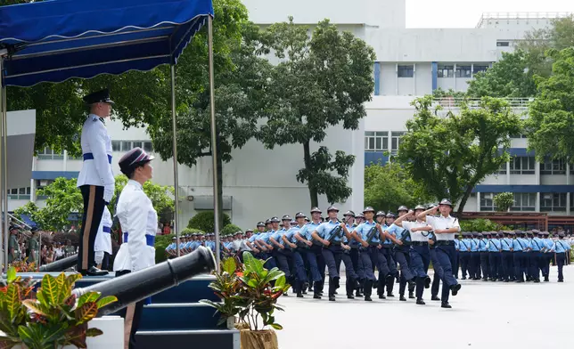 Commissioner of Police encourages graduates to demonstrate team spirit  Source: HKSAR Government Press Releases