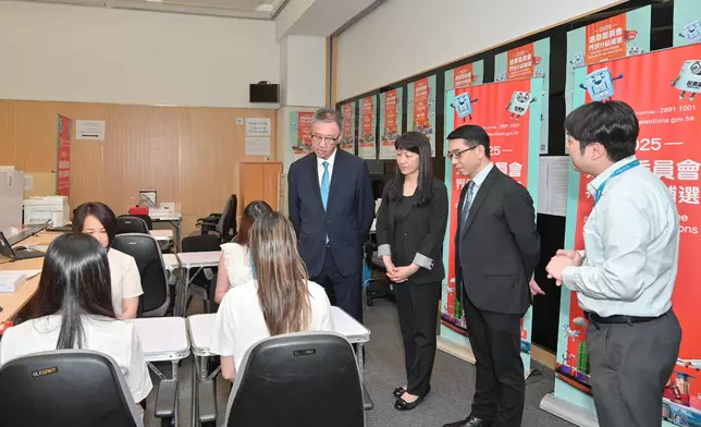EAC Chairman visits Returning Officer's office of 2025 Election Committee Subsector By-elections  Source: HKSAR Government Press Releases