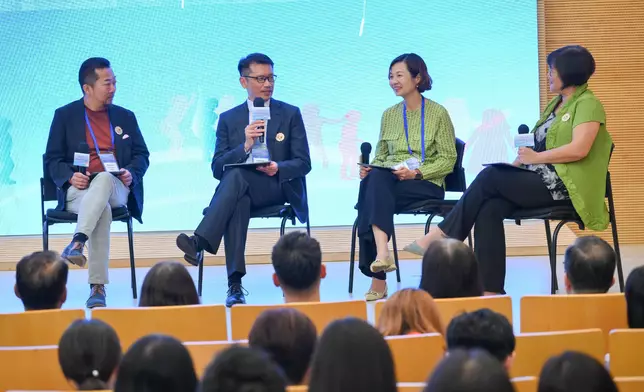 SLW officiates at Child Protection - Launching Ceremony of Guide for Mandated Reporters  Source: HKSAR Government Press Releases