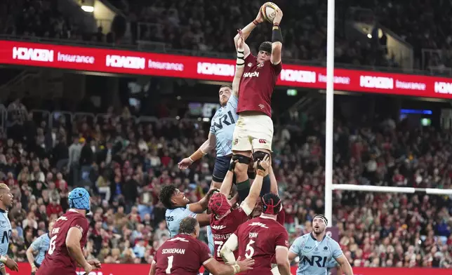 Scott Cummings of the British &amp; Irish Lions wins a lineout during the Lions and Waratahs rugby match in Sydney, Australia, Saturday, July 5, 2025. (AP Photo/Mark Baker)