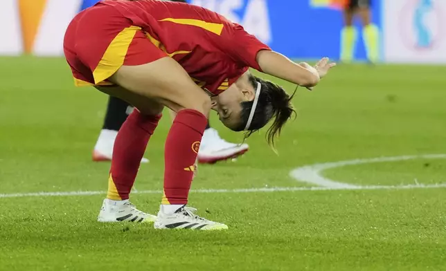 Spain's Aitana Bonmati reacts after a missed chance to score during the Women's Euro 2025 semifinals soccer match between Germany and Spain at Stadion Letzigrund in Zurich, Switzerland, Wednesday, July 23, 2025. (AP Photo/Alessandra Tarantino)