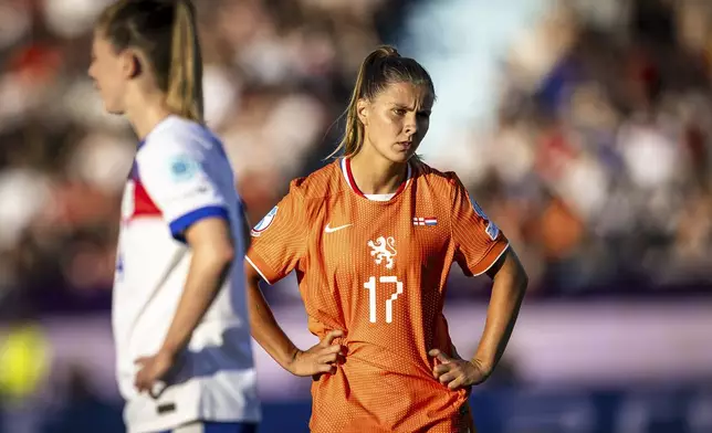 Netherlands's Victoria Pelova, right, during the Euro 2025, group D, soccer match between England and the Netherlands in Zurich, Switzerland, Wednesday, July 9, 2025. (Michael Buholzer/Keystone via AP)