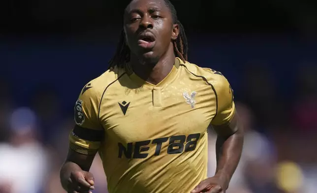 Crystal Palace's Eberechi Eze reacts during the Premier League soccer match between Chelsea and Crystal Palace in London, Sunday, Aug. 17, 2025. (AP Photo/Dave Shopland)