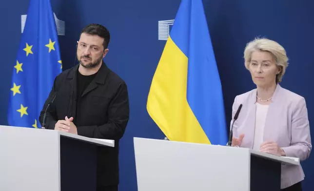 European Commission President Ursula von der Leyen, right, and Ukraine's President Volodymyr Zelenskyy participate in a media conference at EU headquarters in Brussels, Belgium, Sunday, Aug. 17, 2025. (AP Photo)